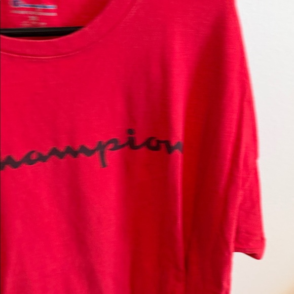 🌿 Champion Vibrant Red Short Sleeve Tee - Picture 3 of 4